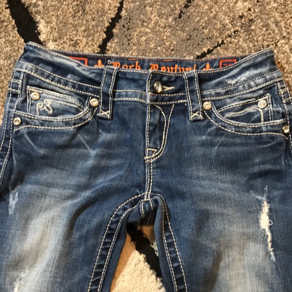 🐬 Rock Revival Noelle Capri Blue Distressed Jeans - Picture 2 of 12